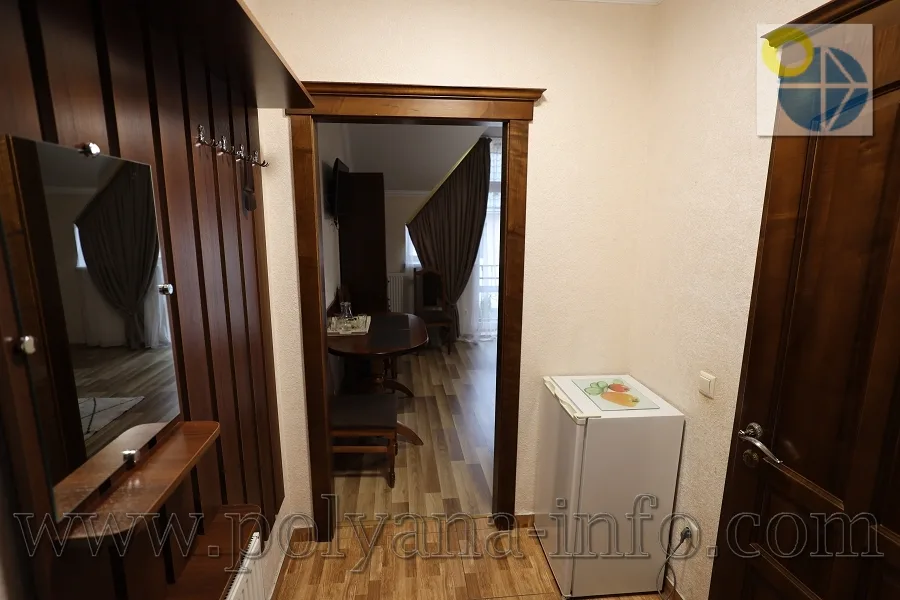 Сонячне Закарпаття(Поляна).Готель Вікторія