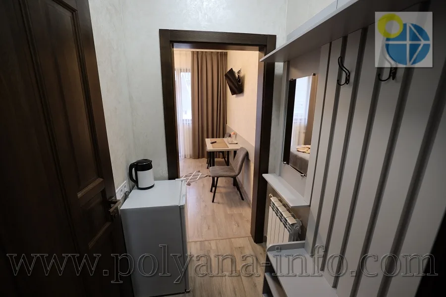 Сонячне Закарпаття(Поляна).Готель Вікторія