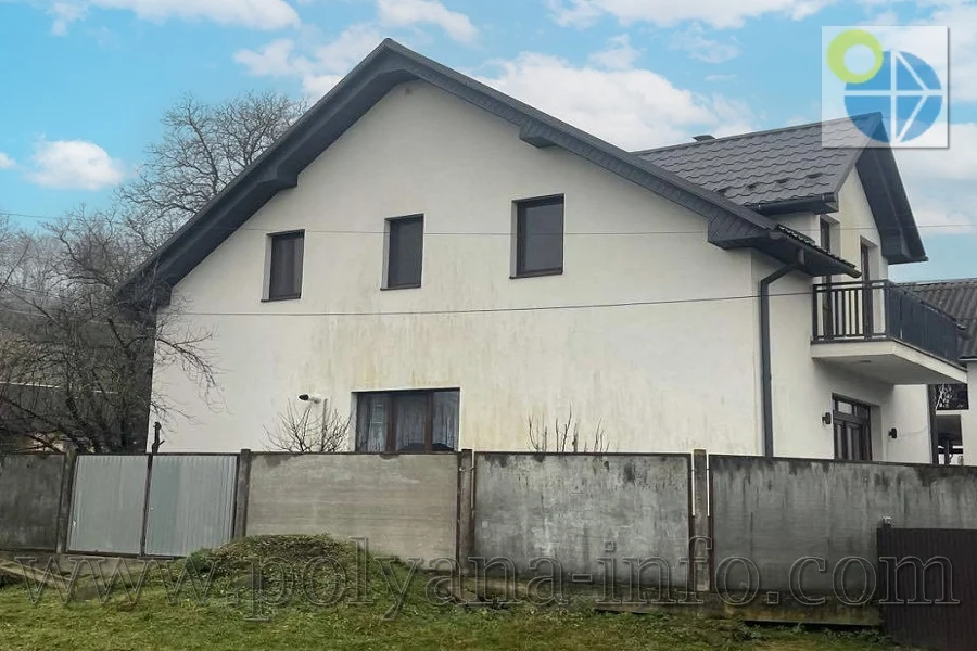 Солочин.Садиба У Світлани