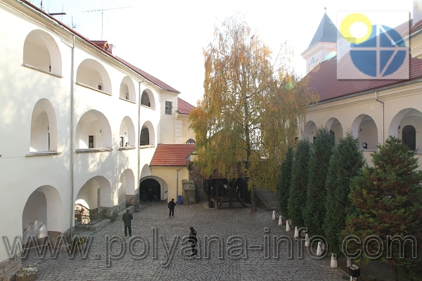 Мукачівський замок фото